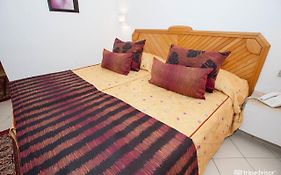 Golf Residence- Families And Couples Only