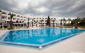 Golf Residence- Families And Couples Only